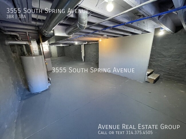 Building Photo - 3555 S Spring Ave
