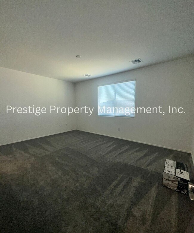 Building Photo - You Have To See The Beautiful 4/2 New Buil...