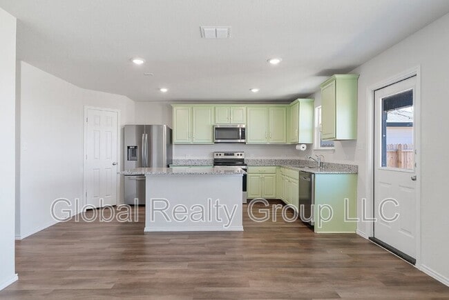 Building Photo - 535 Wild Olive Wy