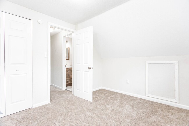 Building Photo - Norfolk Updated Home
