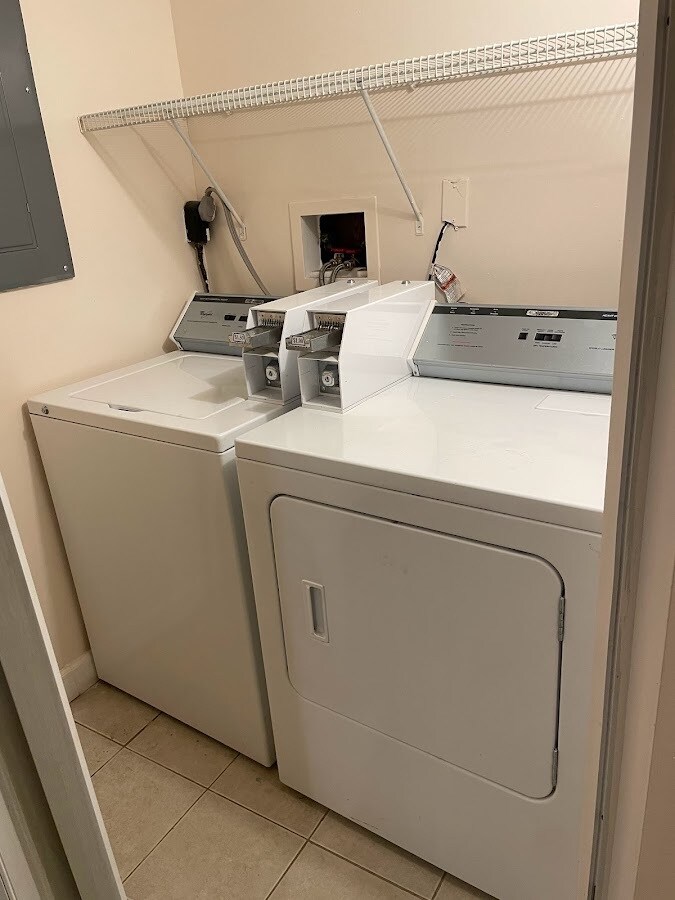 Building Photo - 9510 Lawnsberry Ter