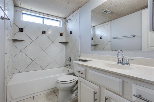 Building Photo - 2501 Trailridge Dr