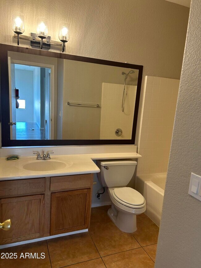 Building Photo - 4210 S 62nd Ln