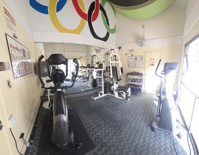 Building Photo - 6455 La Jolla Blvd