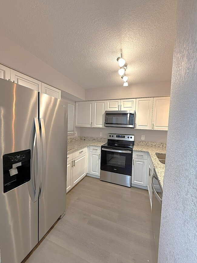 Building Photo - 157 Scottsdale Square