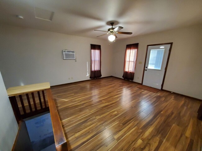 Building Photo - Remodeled, nice and clean house in Clay Ce...