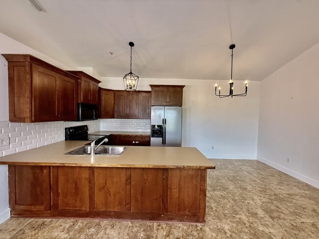 Building Photo - 1045 S 1700 W