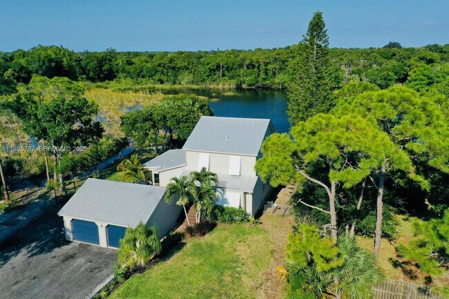 Building Photo - 4700 Regina Dr