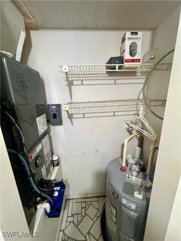 Building Photo - 423 Cape Coral Pkwy W