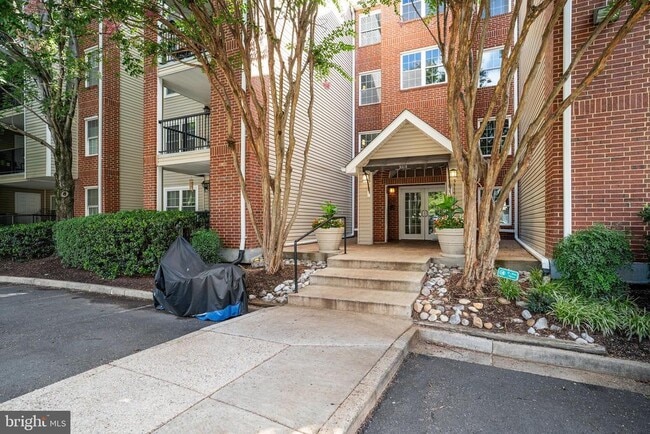 Primary Photo - 3315 Wyndham Cir