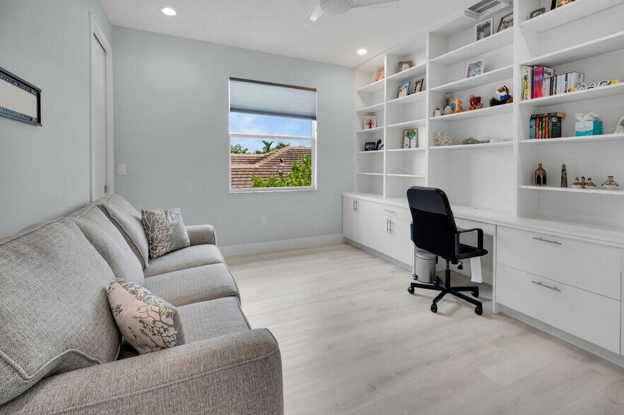 Building Photo - 9712 Celtic Sea Ln