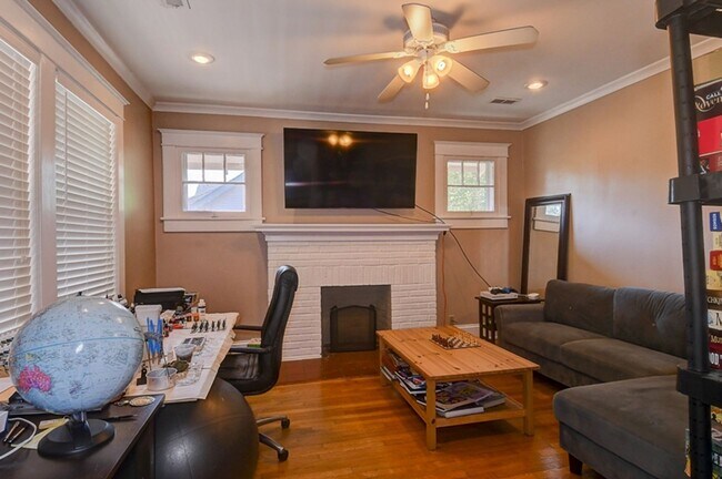 Building Photo - Beautiful Older home renovated for todays lifestyle