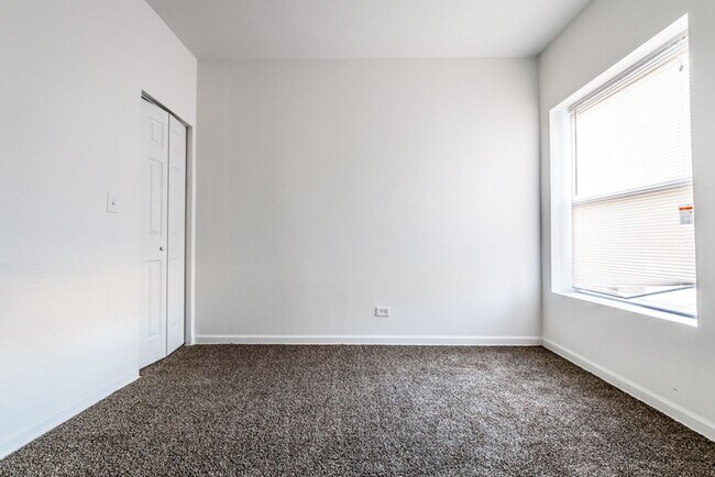 Building Photo - 10901 S Vernon 433-35 E 109th Chicago, IL 60628