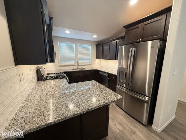 Building Photo - 3BD/2BA - Stunning Modern Home in Desirabl...