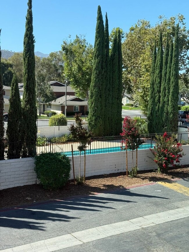 Building Photo - Newbury Park Condo - Two Bedroom one bath located in Newbury Park