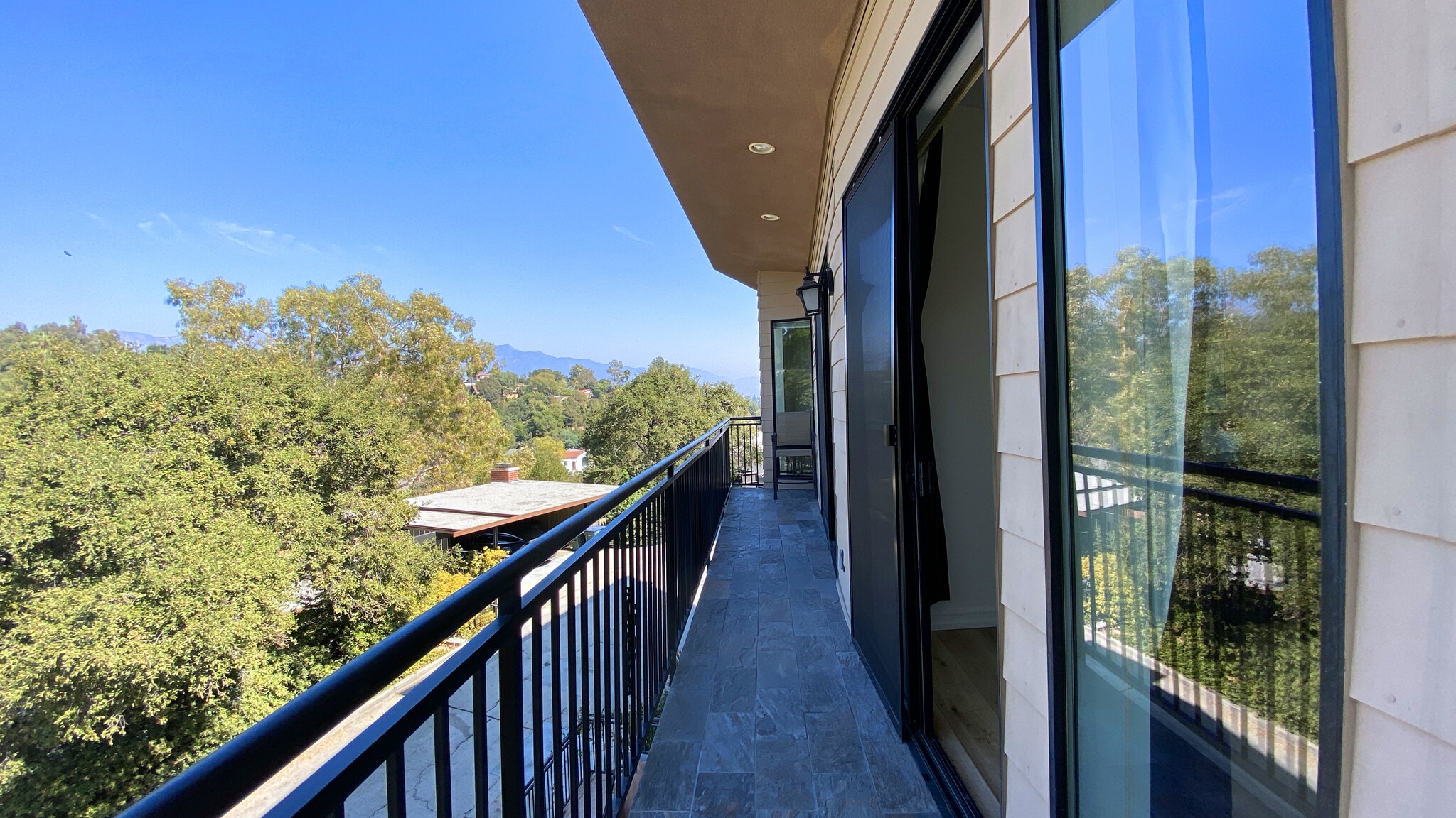 Building Photo - 1614 Pleasant Way