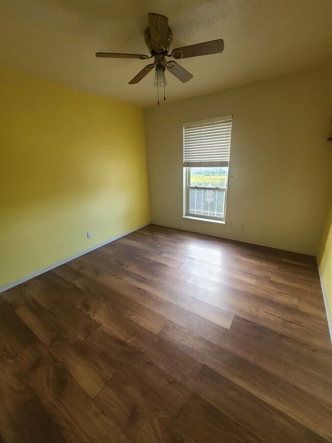Building Photo - Beautiful 4BR+office home in Academy Hills...