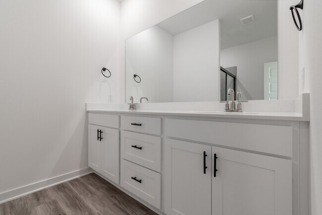Building Photo - 587 W Gosling Isle