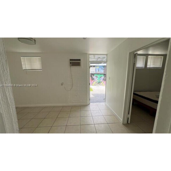 Building Photo - 113 NW 35th St