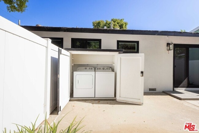 Building Photo - 1942 Chickasaw Ave