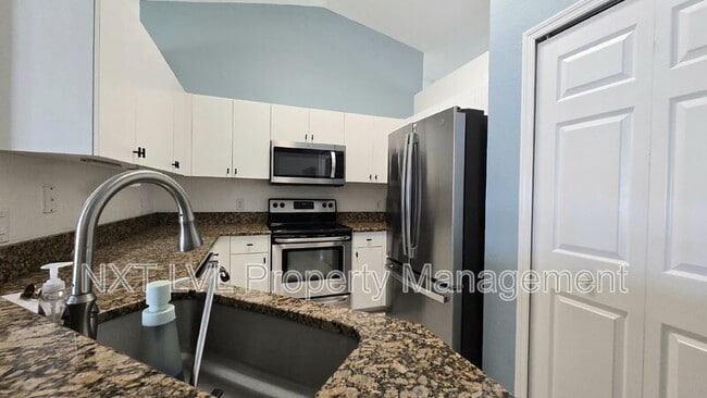 Building Photo - 1231 NW 22nd Ave