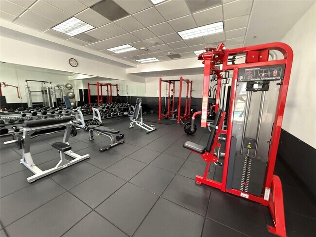 Building Photo - 1200 Brickell Bay Dr