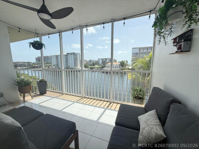 Building Photo - 3180 NE 48th Ct
