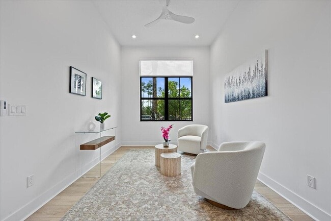 Building Photo - 13621 Le Christine Dr