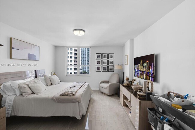 Building Photo - 701 Brickell Key Blvd