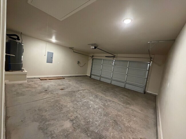 Building Photo - Brand New Home in Shenandoah!