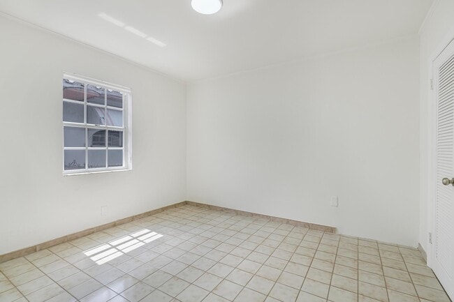 Building Photo - 2360 SW 11th Terrace