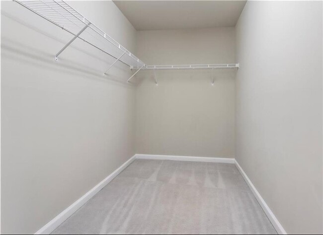Building Photo - 880 Sunset Park Dr