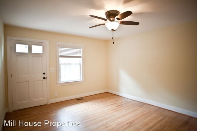 Building Photo - 3 br, 1 bath House - 111 Cameron Court Unit B
