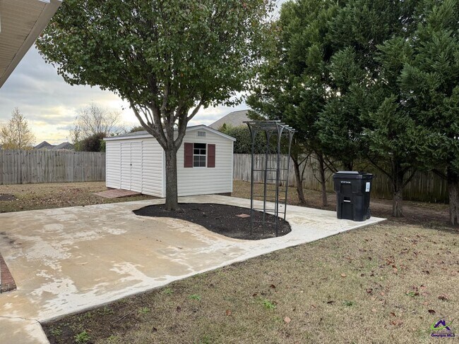 Building Photo - 106 Daventry Ln