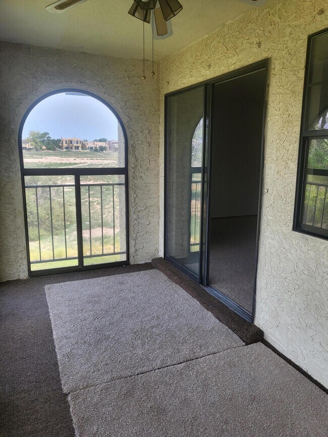 Building Photo - 831 Country Club Dr SE