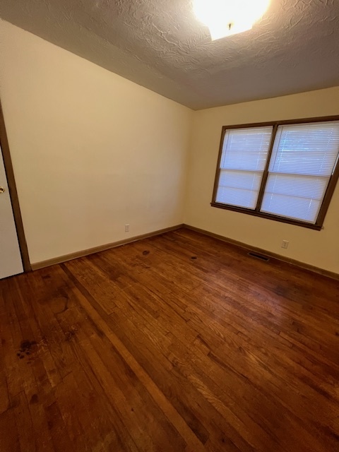 Bedroom - 1935 S Wedgewood Ave