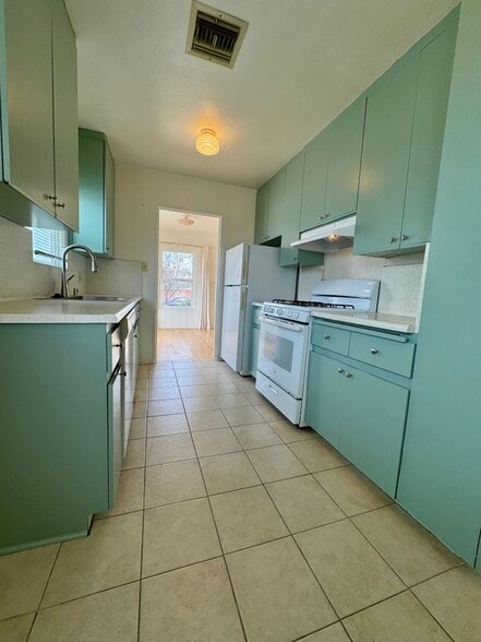 Building Photo - 803 Van Nuys St