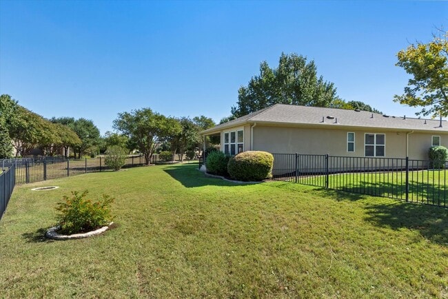 Building Photo - 325 Barrington Farm Ct