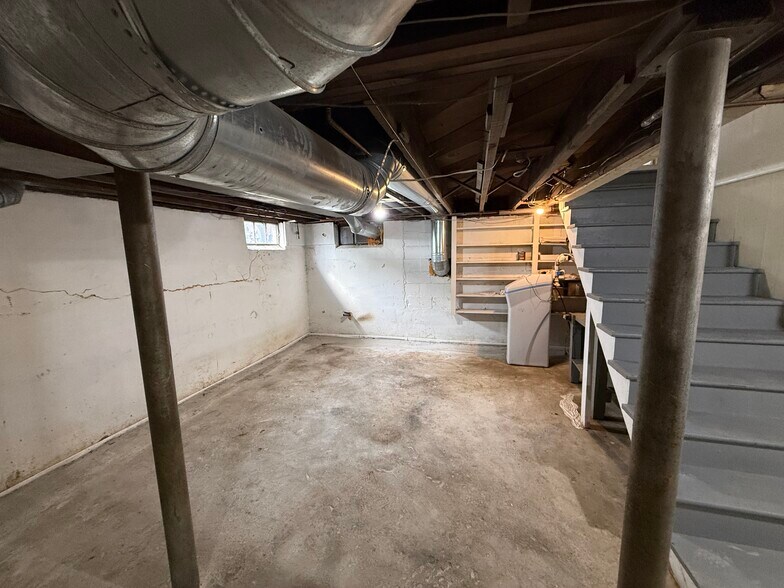 Building Photo - 5268 Fenton Rd