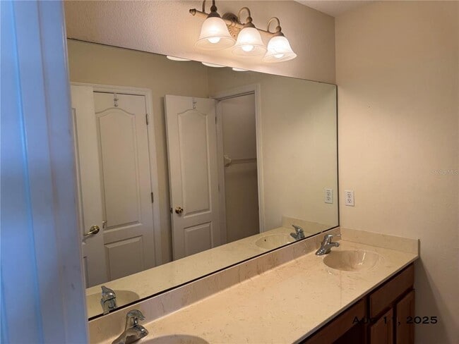 Building Photo - 930 Timber Isle Dr