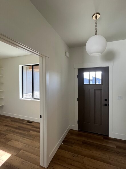 Building Photo - 343 Poppy St