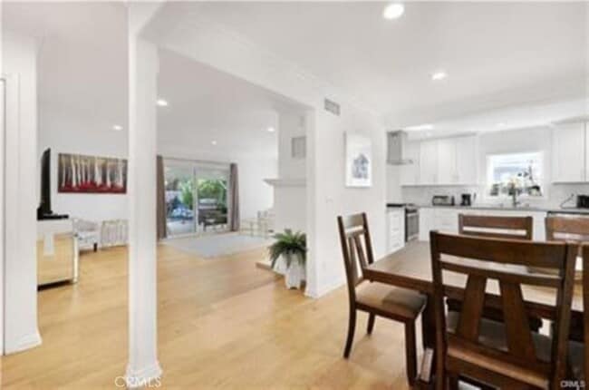 Building Photo - 22335 Kittridge St