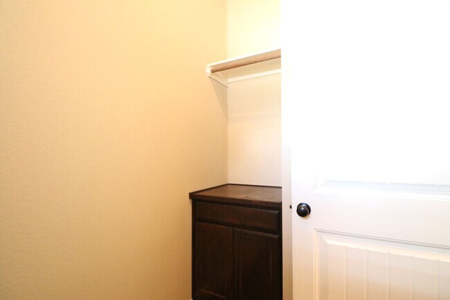 Building Photo - Stallion 3101 - 3105