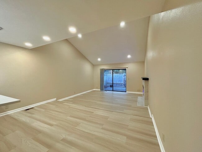 Building Photo - Serene 2 Bed, 2 Bath Updated Hidden Gem!