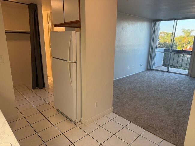 Building Photo - 3050 Rue D’Orleans