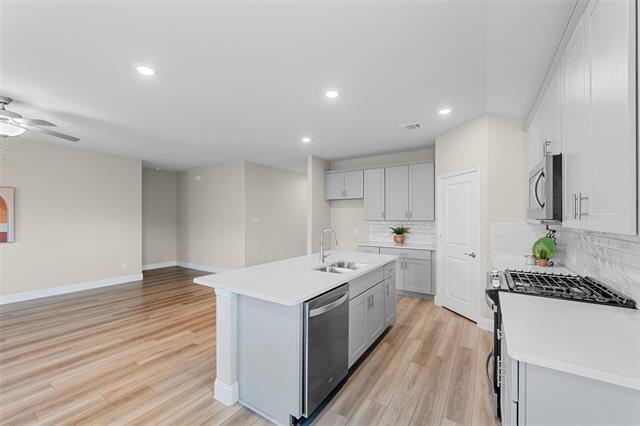 Building Photo - 5203 Bellhurst Dr