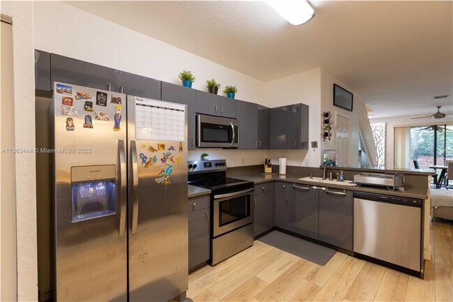 Building Photo - 4154 Forest Dr