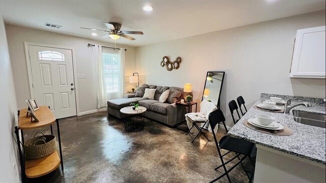 Building Photo - 635 Doctor M.L.K. Jr Dr