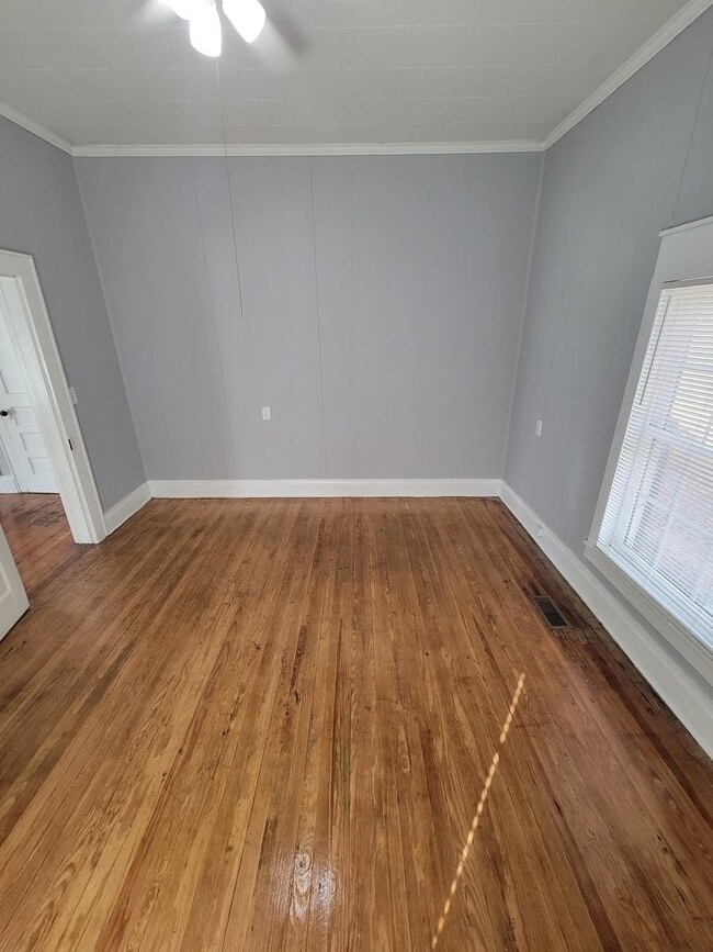 Building Photo - 2 Bedroom/1Bath Home Located  in Burlington, NC! APPLY NOW