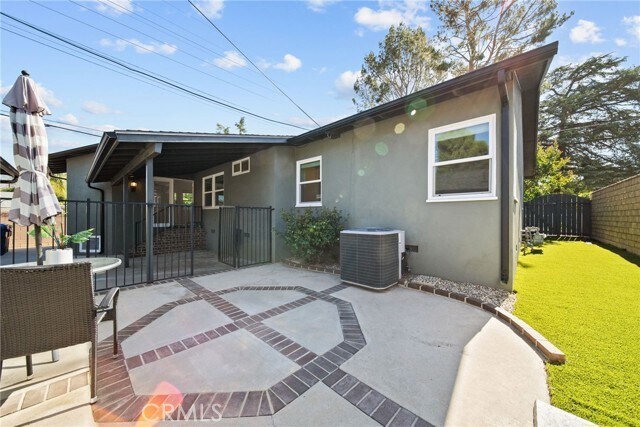 Building Photo - 10257 McVine Ave
